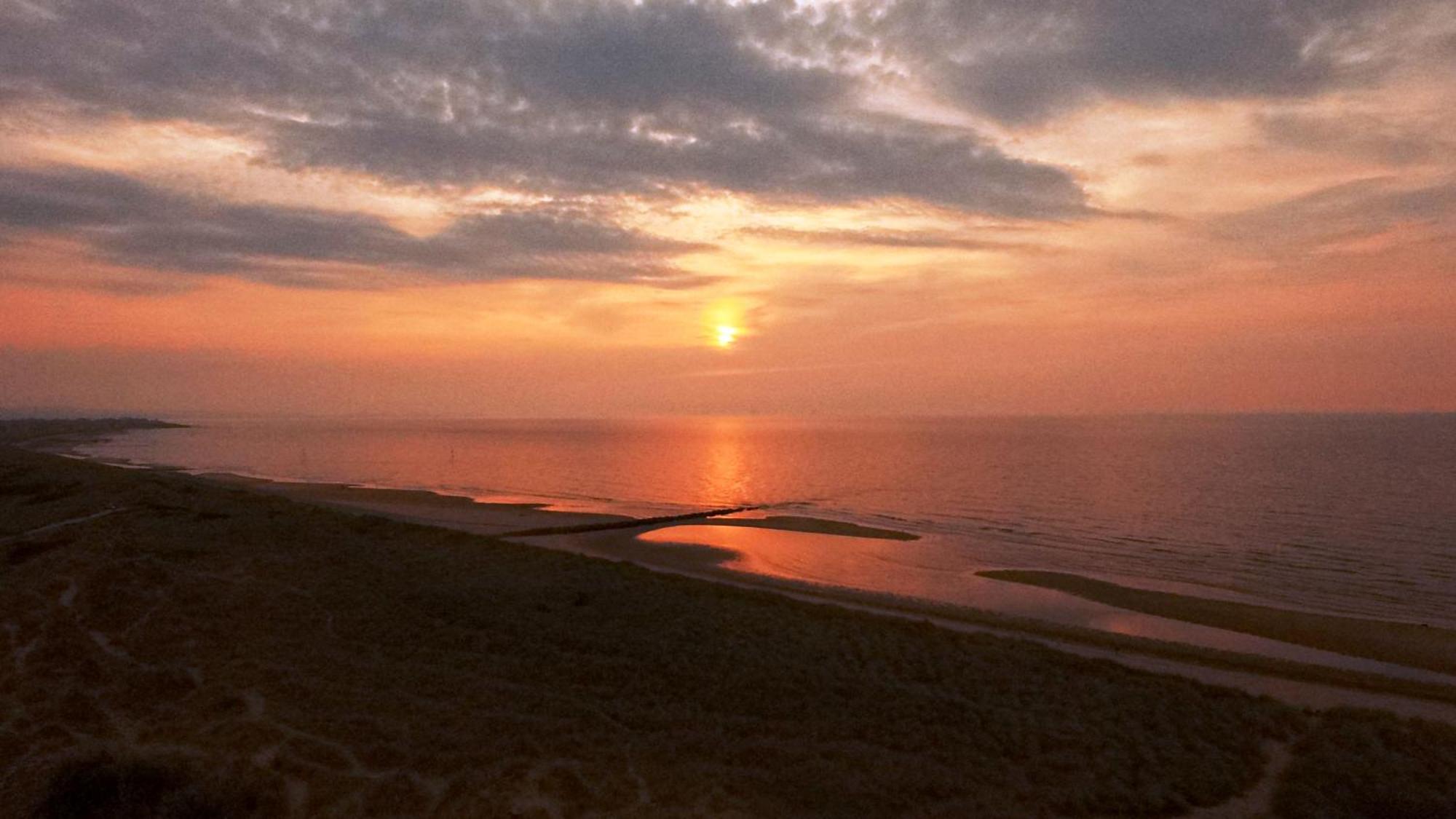 Ffrith Beach Glamping With Hot Tub Hotel เพรสตาติน ภายนอก รูปภาพ