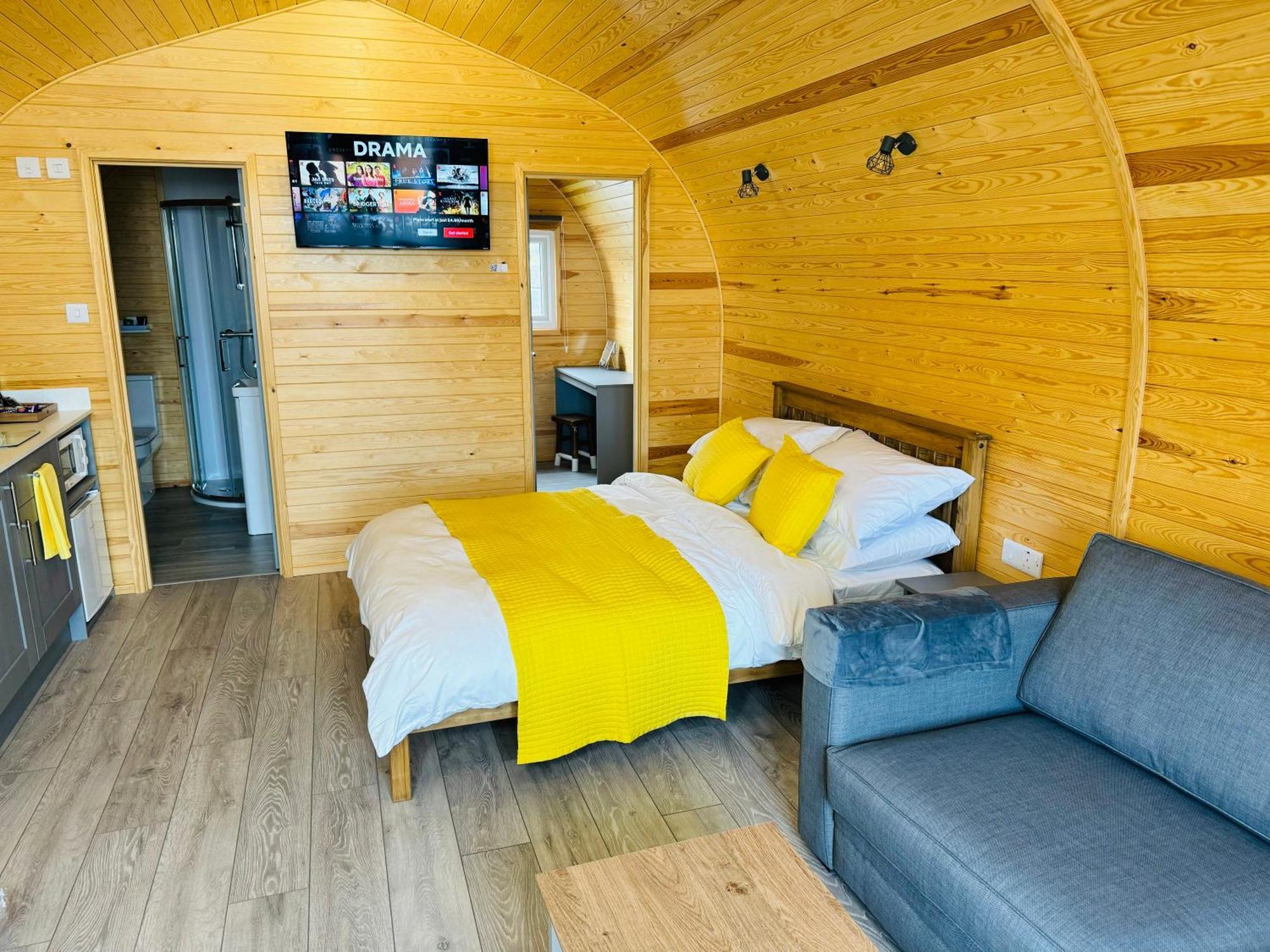 Ffrith Beach Glamping With Hot Tub Hotel เพรสตาติน ภายนอก รูปภาพ